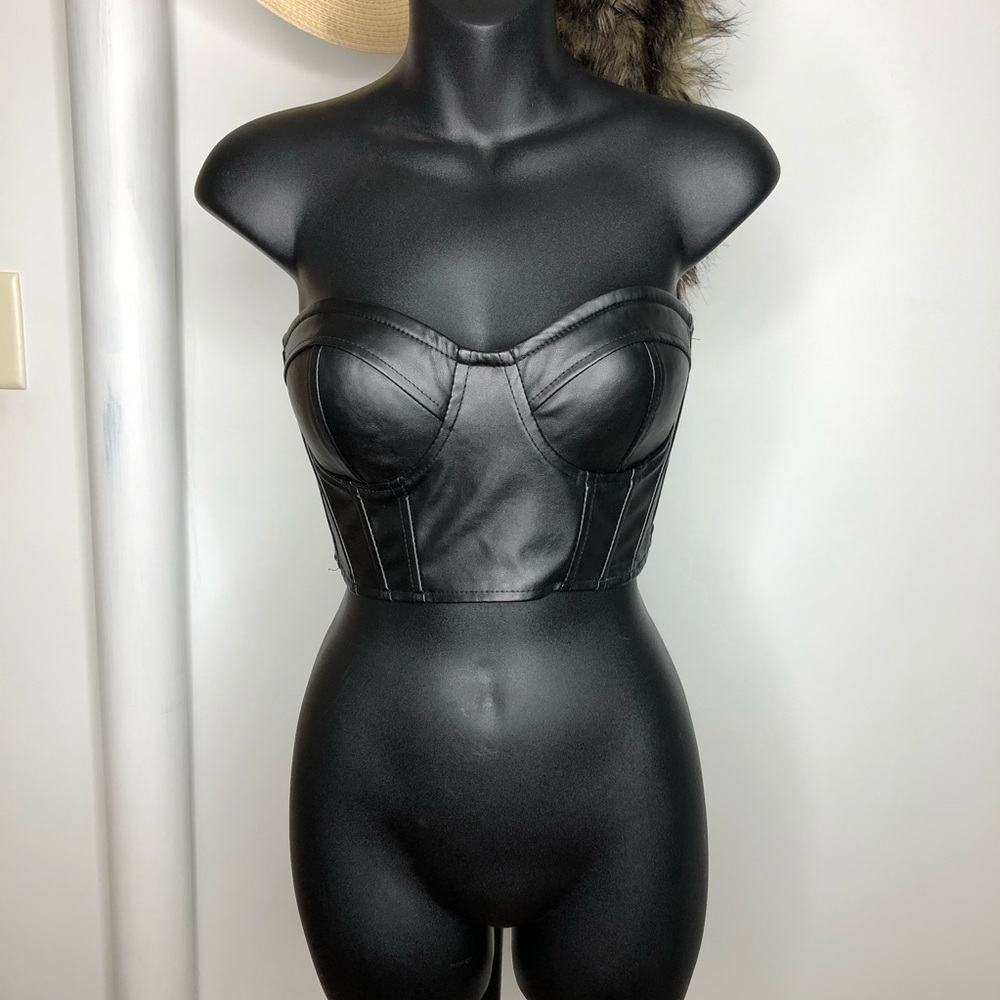 Black crop top